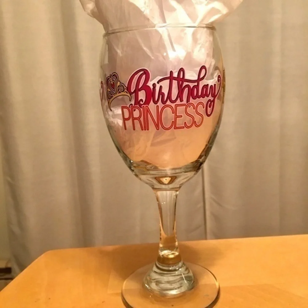NWOT Birthday Princess Wine Glass! 👑🍷🎉
